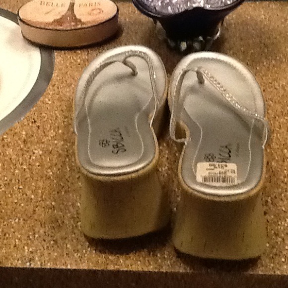 Sandals - Picture 4 of 4