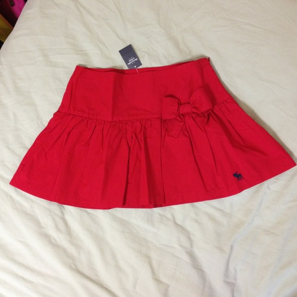 ❌SOLD❌Abercrombie & Finch: McKenna Skirt- Red