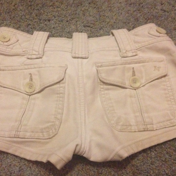 A&F khaki shorts - Picture 3 of 4