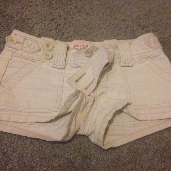 A&F khaki shorts - Picture 4 of 4