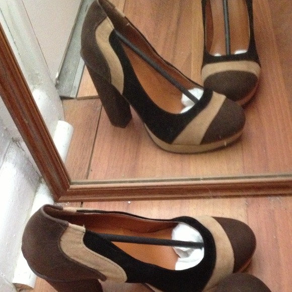 ⚡️🌟High drama pumps⚡️🌟 - Picture 3 of 4