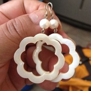 Mother of pearl with round pearl dangle earring