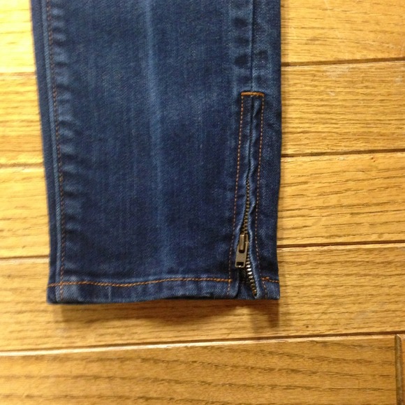 Jeans - Picture 2 of 5
