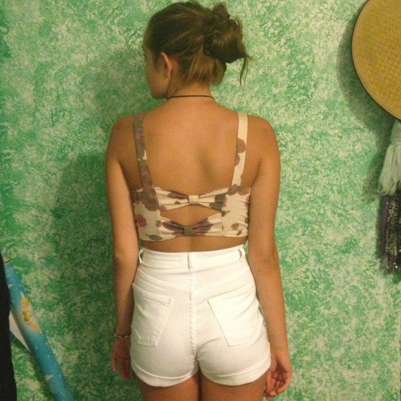 Floral crop top. - Picture 2 of 2