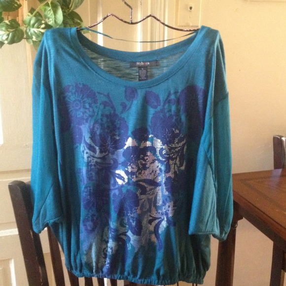 Teal top