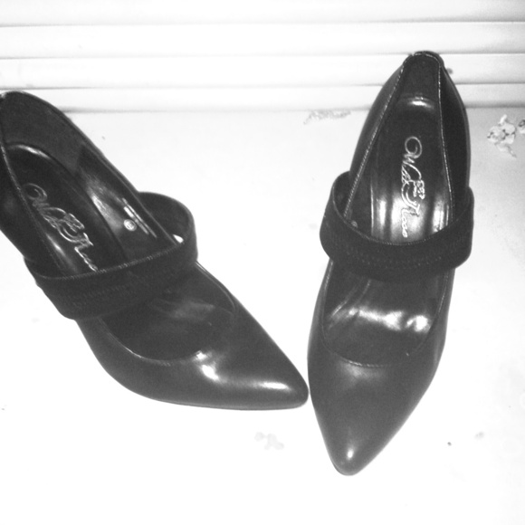 Black heels! - Picture 1 of 1
