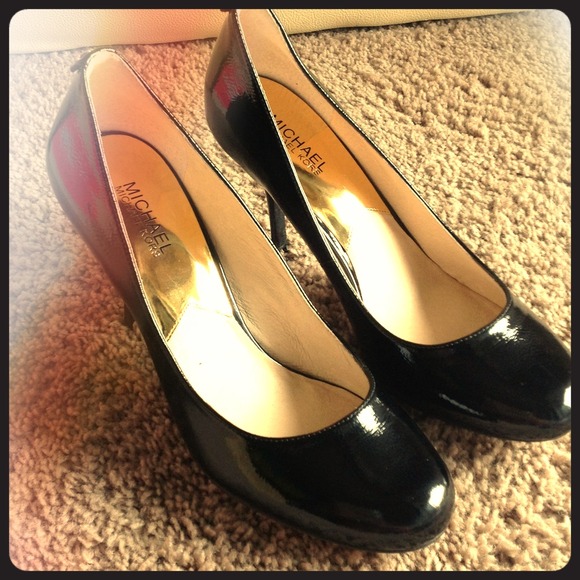New Michael Kors Presley Pump