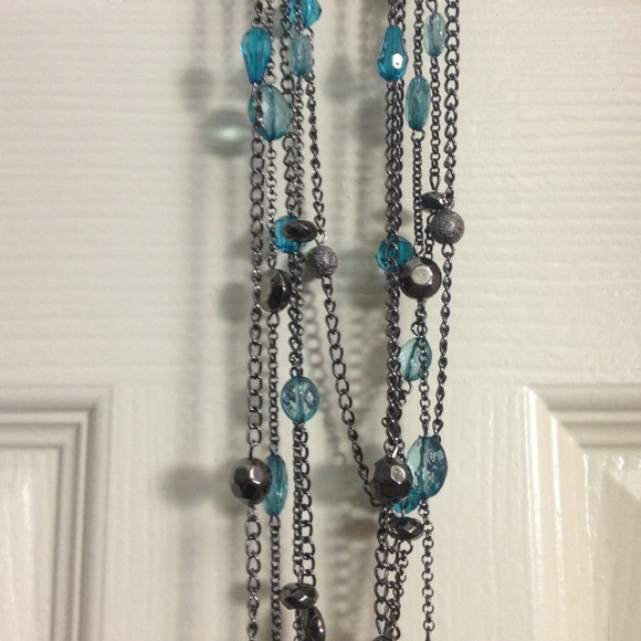 Beautiful, long necklace - Picture 2 of 2