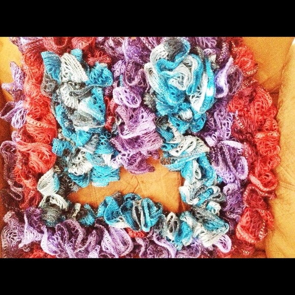 Handmade sashay scarves. - Picture 2 of 2