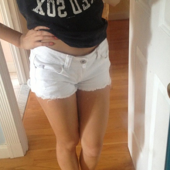 White shorts - Picture 3 of 3