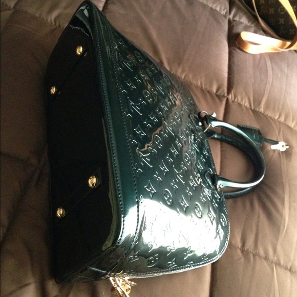 Authentic Louis Vuitton Alma MM - Picture 2 of 4