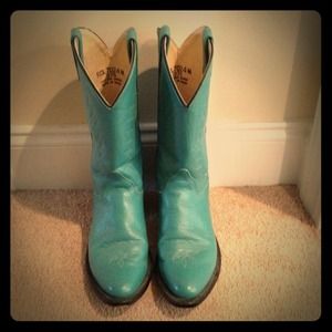 Teal cowboy boots. Size 7.5