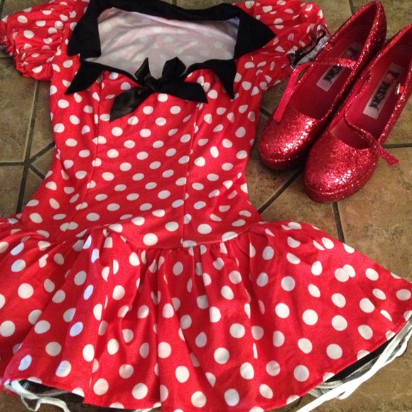 Minnie Mouse costume