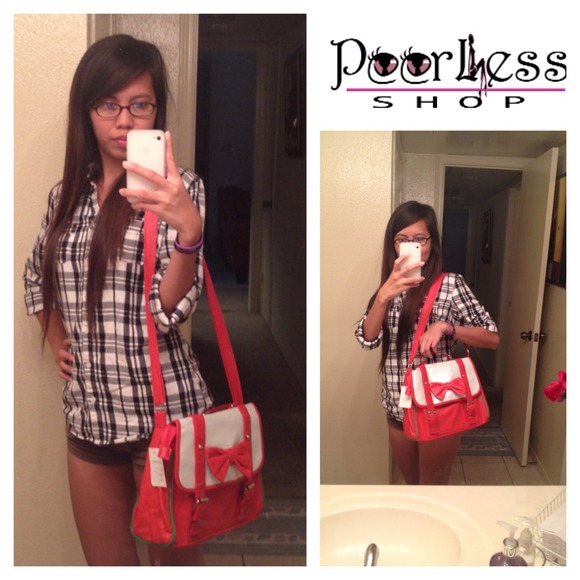 Red Bow Slingbag - Picture 4 of 4