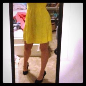 Cute yellow dress great for weddings !