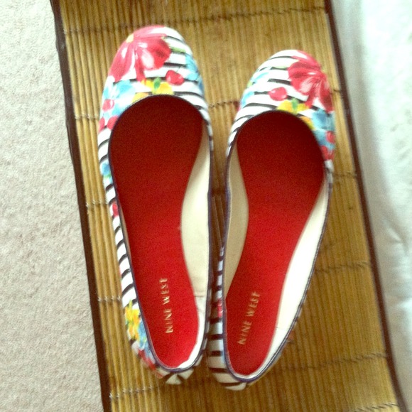 Nine West flats size 10