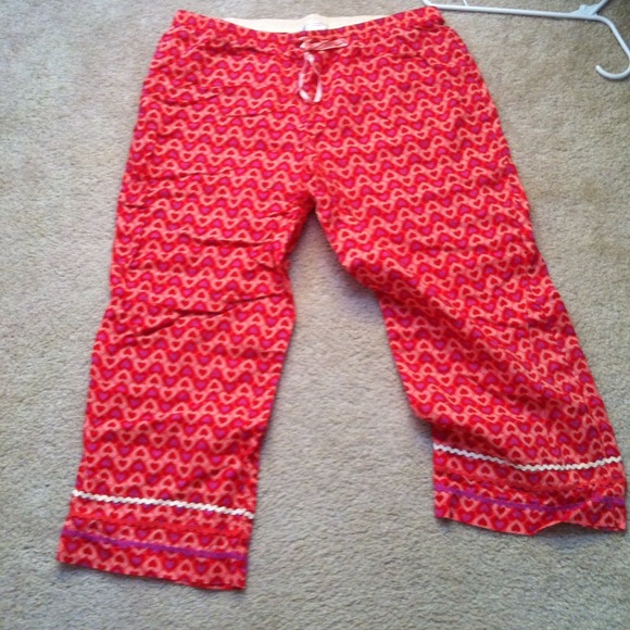 🌀Traded🌀Cute heart patterned Capri PJ pants