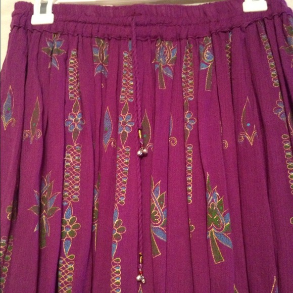 🎉SOLD🎉 Beautiful Indian Skirt - Picture 2 of 3