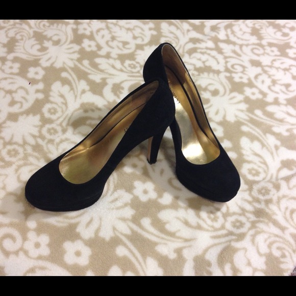 Nine west pumps. Classic.