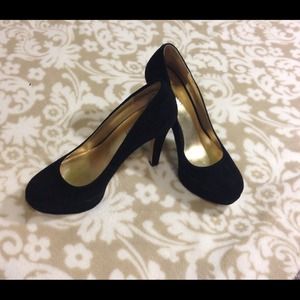 Nine west pumps. Classic.