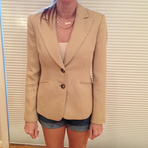 Gold and cream hounds tooth blazer