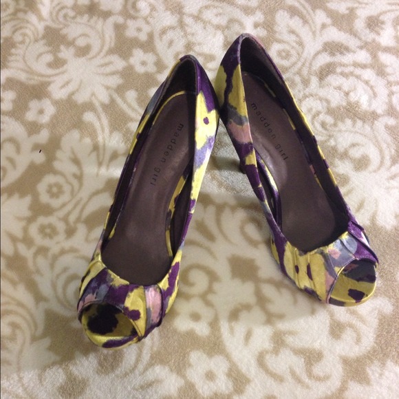 Madden girl pumps