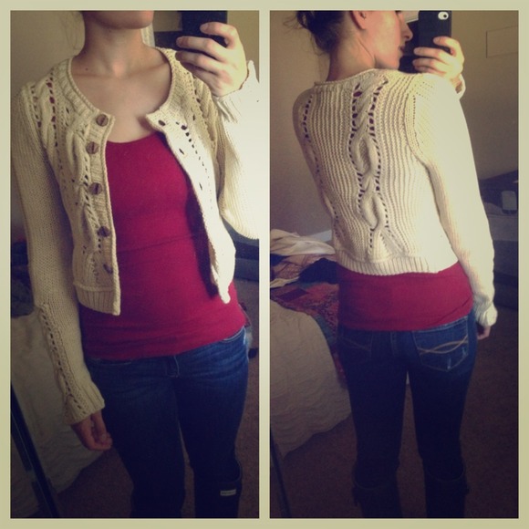Anthropologie Sweaters - Anthropologie Cropped Knitted Sweater in Cream