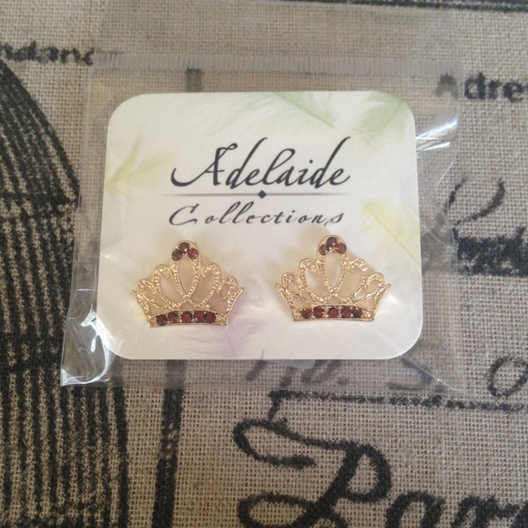 Gold Queen Earrings