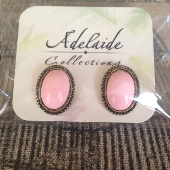 ***SOLD IN BUNDLE*** New Vintage Inspired Earrings