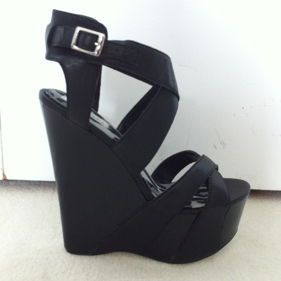 *NEW* BEBE "Hannah" Black Platform Wedges