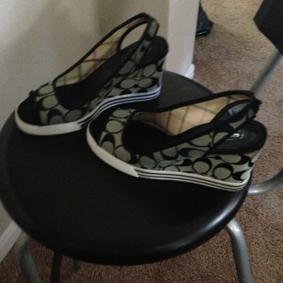 ✨Coach wedges✨
