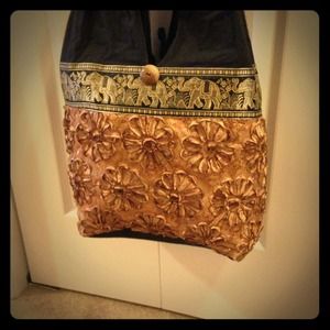 Beautifully detailed shoulder bag