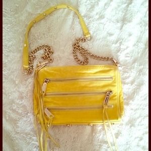 🎉HOST PICK 8/25🎉 Rebecca Minkoff 5-Zip Mini MAC