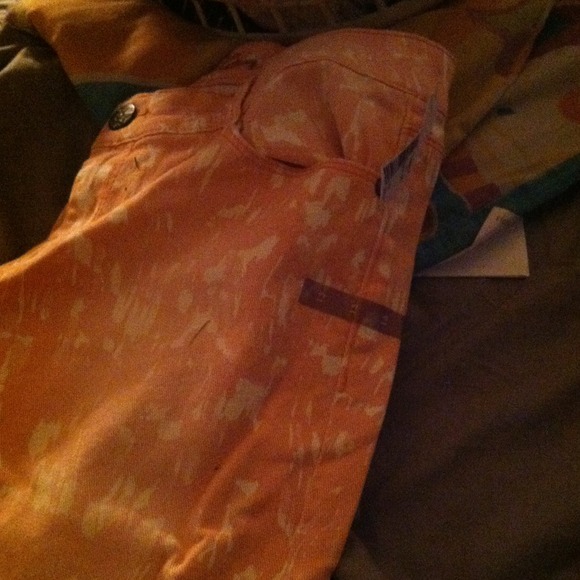 Pink jeans with white streaking - Picture 4 of 4