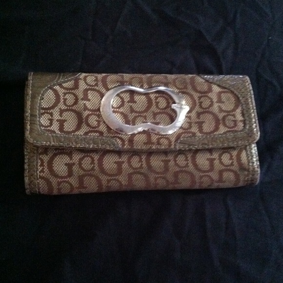 Guess wallet❌SOLD