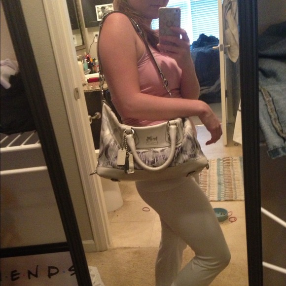 Coach purse - Picture 2 of 4