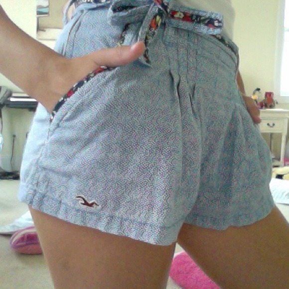Cute high-waist shorts