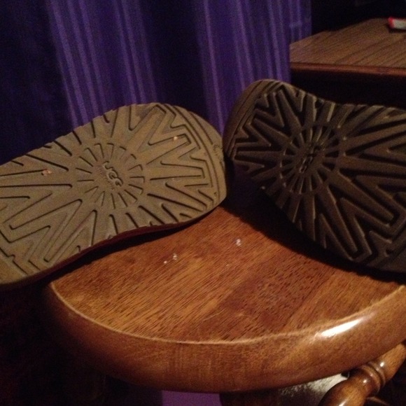 Authentic uggs - Picture 2 of 2