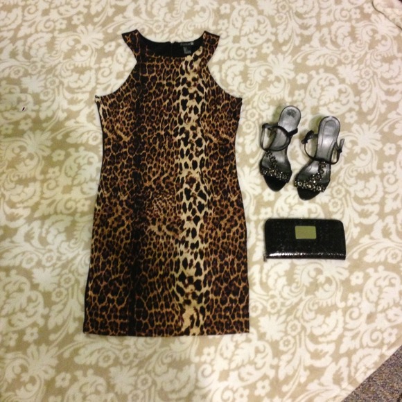 Forever 21 Dresses & Skirts - Forever 21 leopard print dress (black back)
