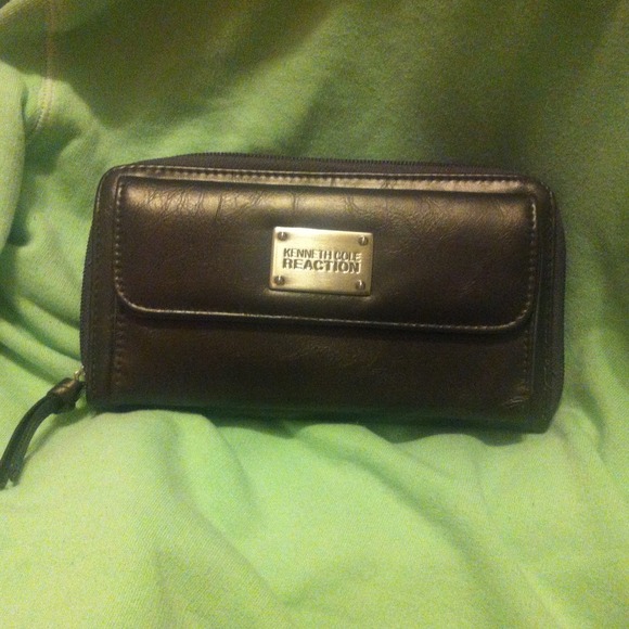 Kenneth Cole reaction wallet