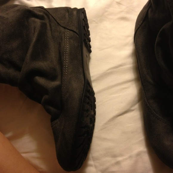 Cute booties - Picture 3 of 3