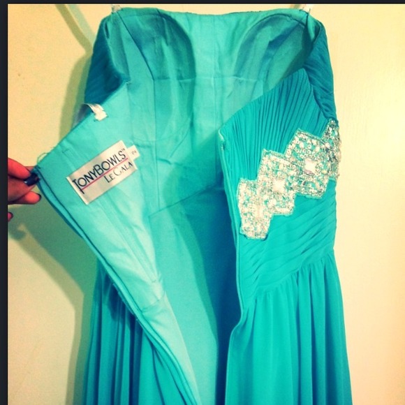 TONYBOWLS LE GALA Dress - Picture 3 of 3