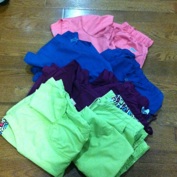 Scrub bundle for @lauramc87