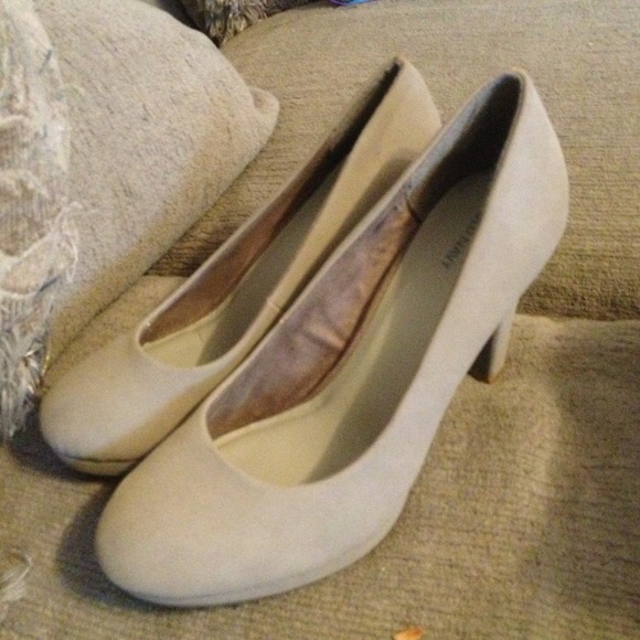 Tan High Heels! ❤