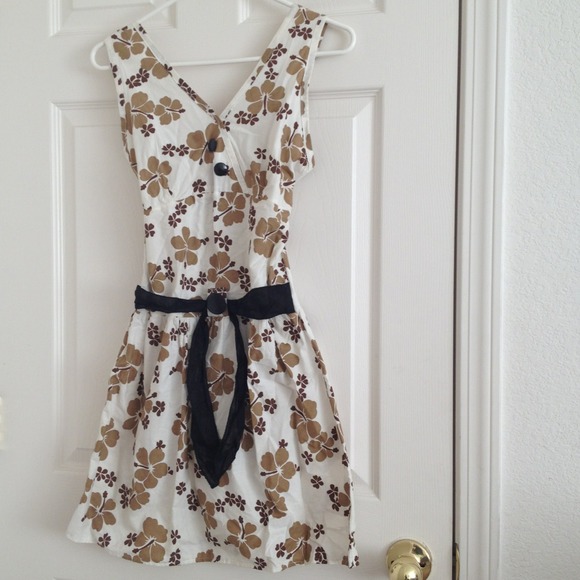 Perfect Hawaiian Dress. New without tags.