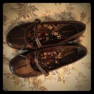 Brown Flats 💥Reduced