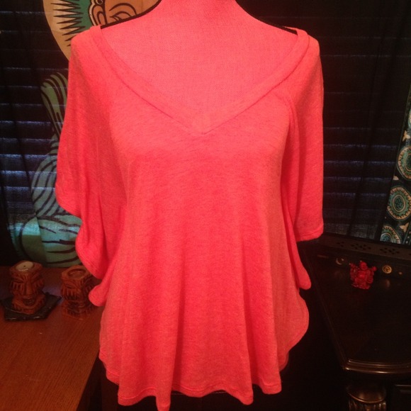 Hot pink v-neck blouse - Picture 1 of 4