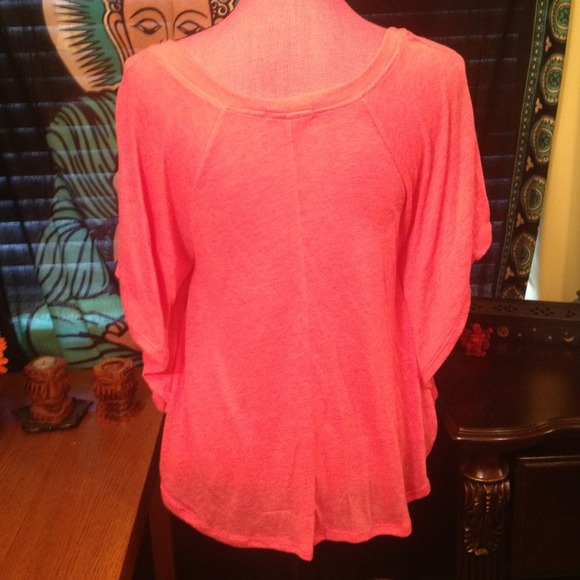 Hot pink v-neck blouse - Picture 3 of 4