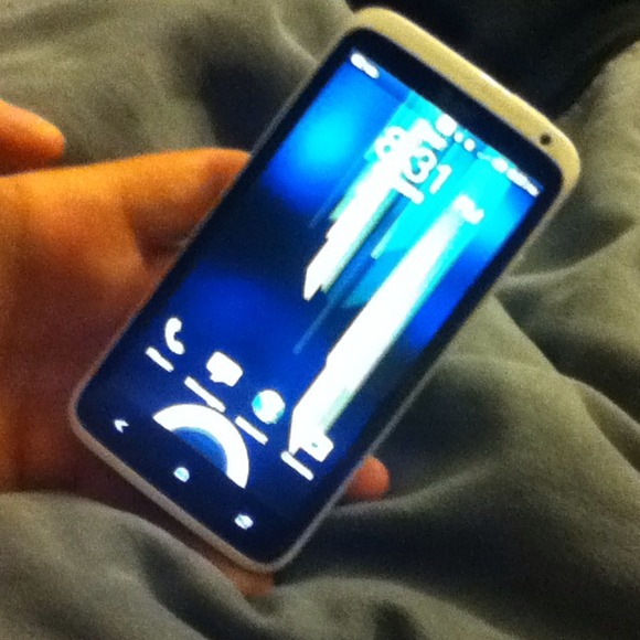 Brand new htc one x.   200$ willing to trade. - Picture 1 of 3