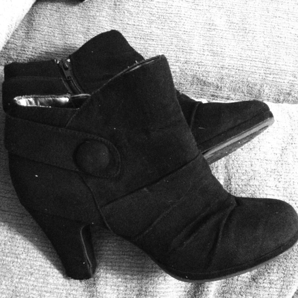 Black high heel boots! 💙